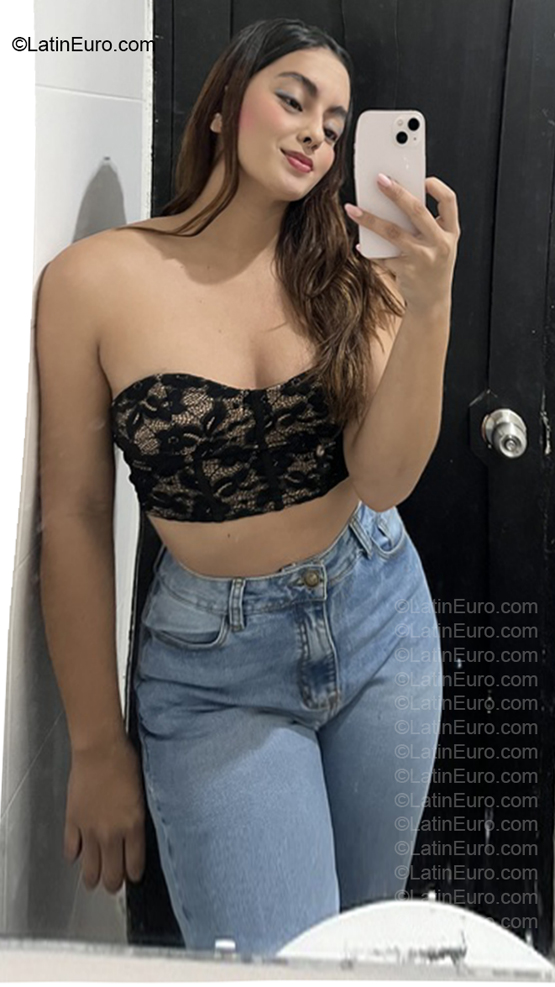Date this stunning Colombia girl Paula Andrea from Santa Marta CO33888