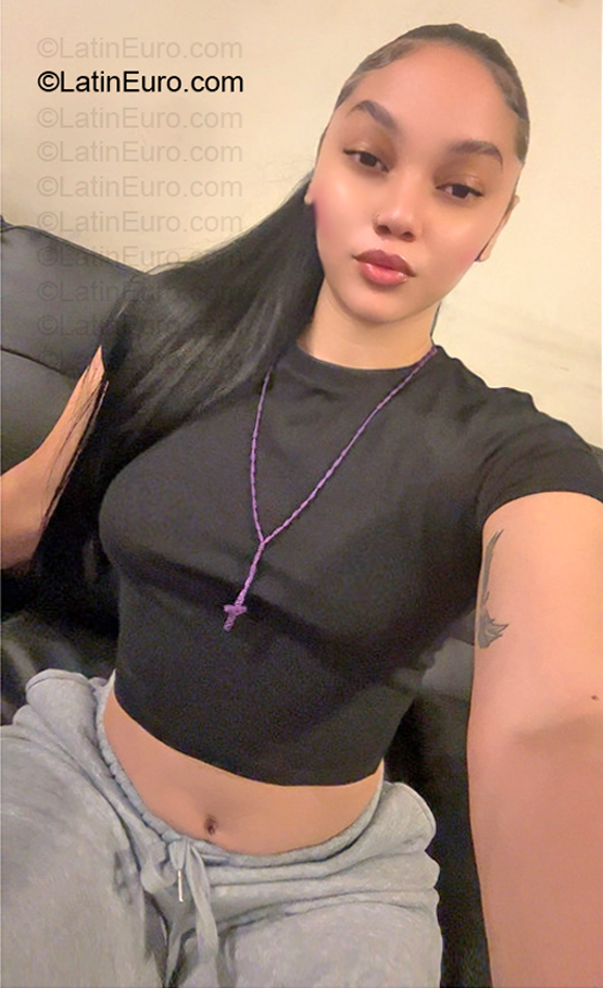 Date this funny United States girl Lesley from New York US25778