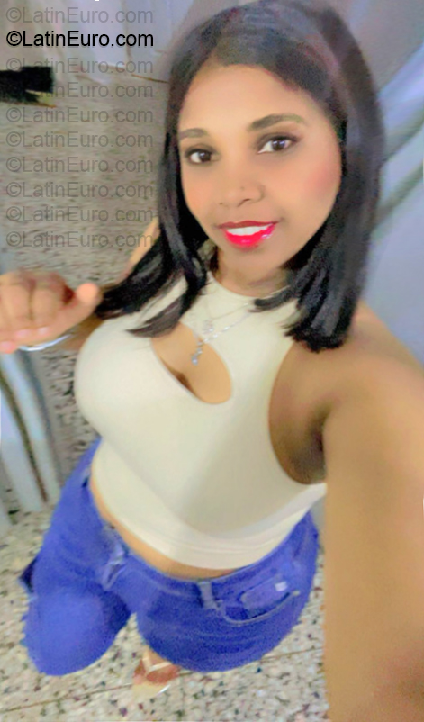 Date this sultry Dominican Republic girl Mara from Santo Domingo DO57191
