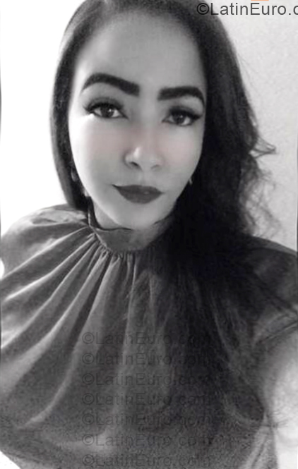 Date this lovely Dominican Republic girl Vic from Santo Domingo DO57225