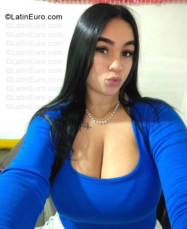 Date this attractive Venezuela girl Yanjibel from Maracaibo VE5758