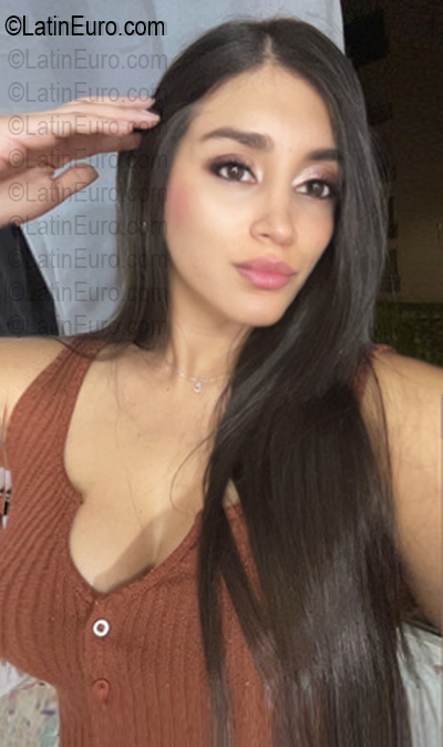 Date this athletic Colombia girl Pau from Cali CO33909
