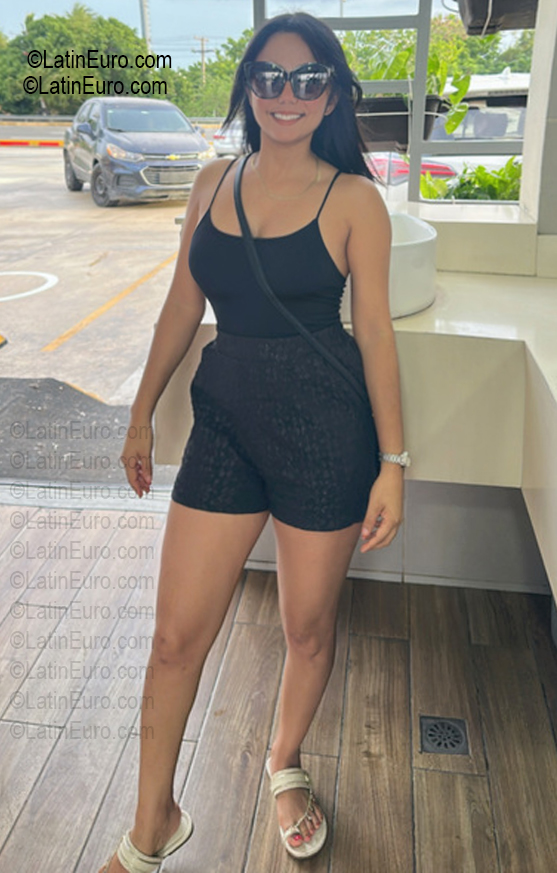Date this sultry Dominican Republic girl Varonisa from Santo Domingo DO57346